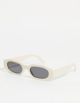 ASOS DESIGN - Angewinkelte Sonnenbrille mit Rahmen in Ecru und getönten Gläsern-Schwarz