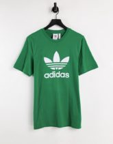 adidas Originals - adicolor - T-Shirt in Grün mit großem Dreiblattlogo