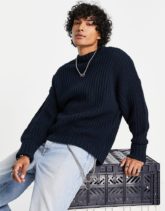ASOS DESIGN - Gerippter Pullover in Marineblau mit breitem Patentstrick und Bündchen