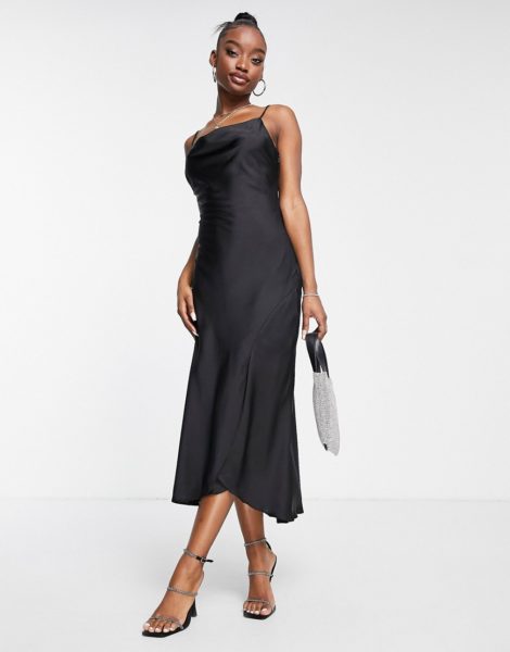 Trendyol - Kleid in Schwarz mit schmalen Trägern