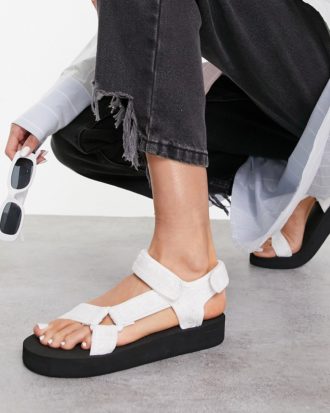 ASOS DESIGN - Fix Up - Sportliche Sandalen in Weiß