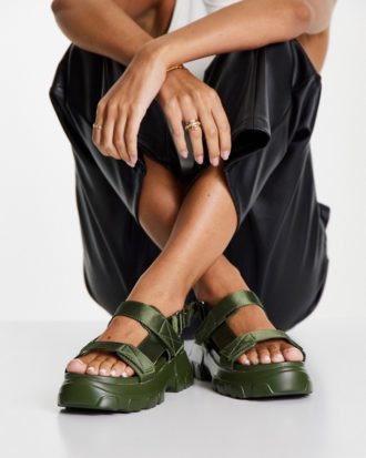 ASOS DESIGN - Flavia - Zweiteilige Sandalen in Khaki mit dicker Sohle-Grün