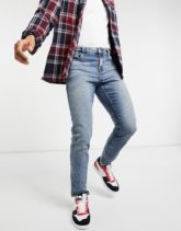 ASOS DESIGN - Schmale Stretch-Jeans in getönter, mittelblauer Waschung