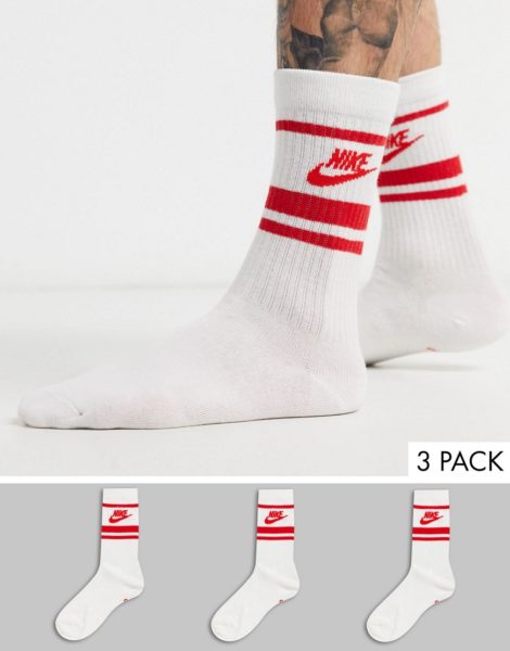 Nike - Essential - Gestreifte Socken in Weiß mit rotem Logo, 3er Pack