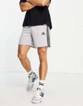 adidas - Fleece-Shorts mit den 3 Streifen in Grau-Grün
