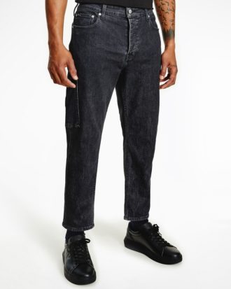 Calvin Klein Jeans - Dad-Jeans in verwaschenem Schwarz mit Cargotaschen