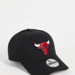 New Era - NBA 9Forty Chicago Bulls - Verstellbare Kappe in Schwarz mit rotem Logo