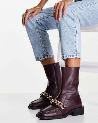 ASOS DESIGN - Alarm - Loafer-Stiefel aus hochwertigem Leder in Burgunderrot mit Kette